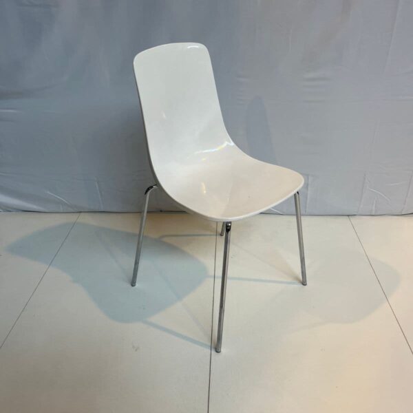 Chaise blanche