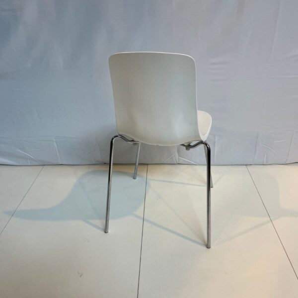 Chaise blanche – Image 2