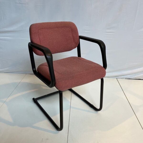 Chaise visiteur avec accoudoirs