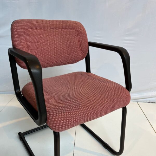 Chaise visiteur avec accoudoirs – Image 2