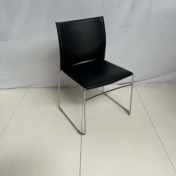 Chaise visiteur noire