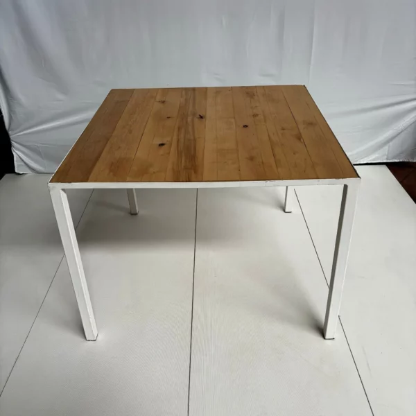 Table carré plateau bois