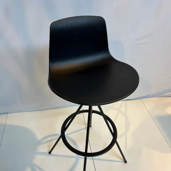 Tabouret noir tournant LOTTUS