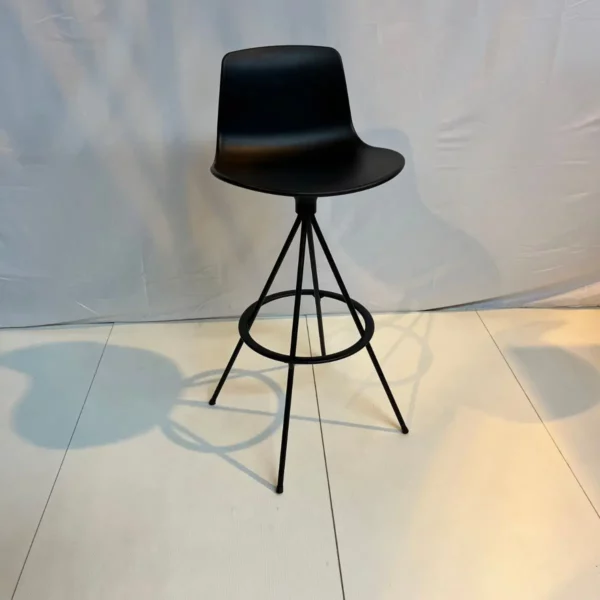 Tabouret noir tournant LOTTUS – Image 2
