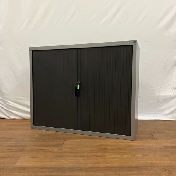 armoire mi-haute grise