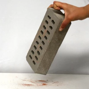 Brique grise perforée