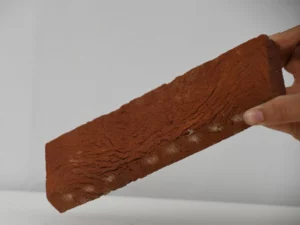 Briquette de parement rouge